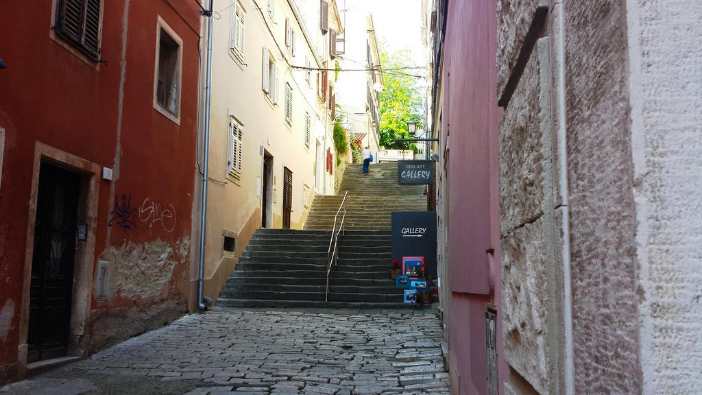 Apartment Asja Old City Center Pula Eksteriør billede
