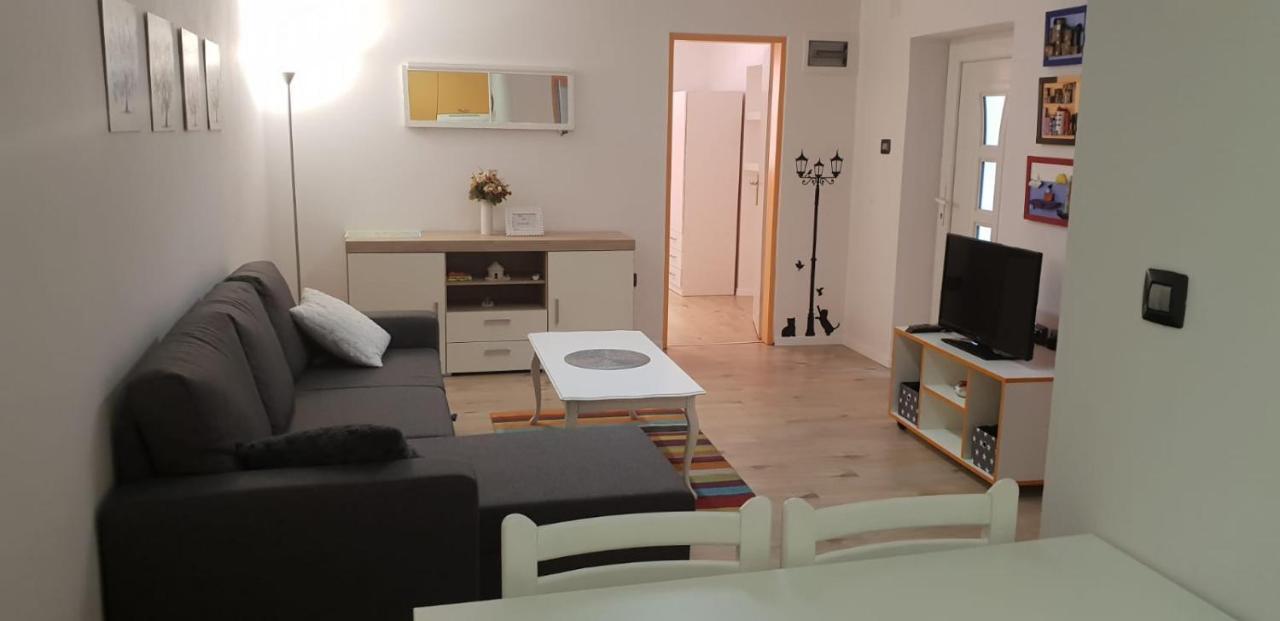 Apartment Asja Old City Center Pula Eksteriør billede